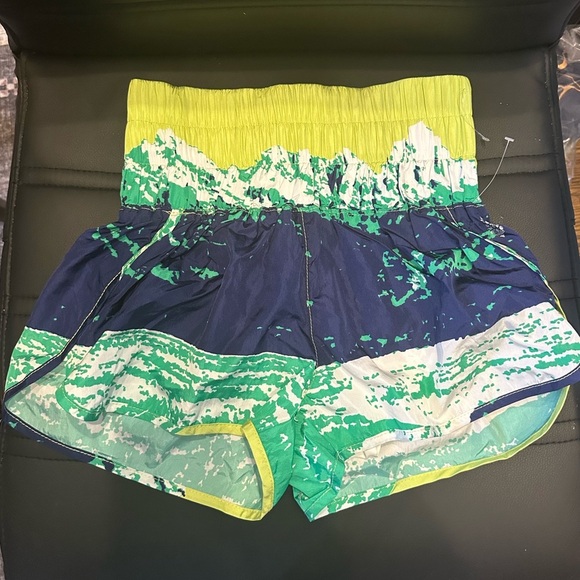 Free People | FP Movement The Way Home Printed Shorts - Mountain Print | XS - Picture 3 of 5